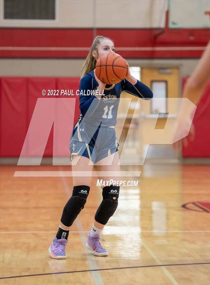Thumbnail 3 in Tenino vs Seton Catholic (WIAA 1A District Playoff) photogallery.