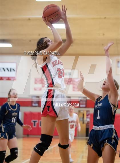 Thumbnail 1 in Tenino vs Seton Catholic (WIAA 1A District Playoff) photogallery.