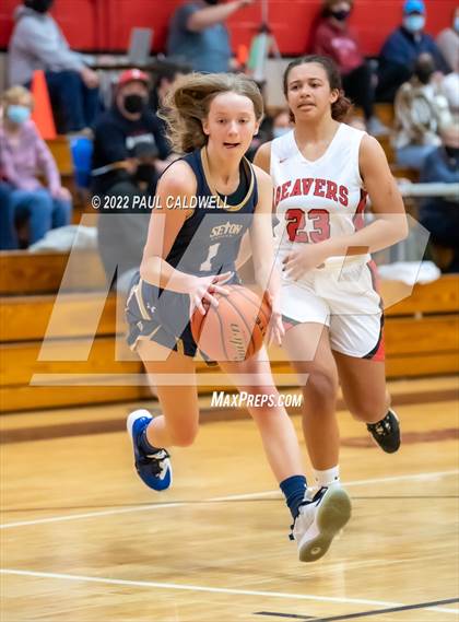 Thumbnail 2 in Tenino vs Seton Catholic (WIAA 1A District Playoff) photogallery.