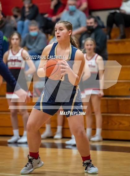 Thumbnail 3 in Tenino vs Seton Catholic (WIAA 1A District Playoff) photogallery.