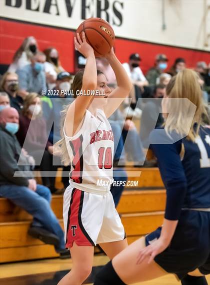 Thumbnail 3 in Tenino vs Seton Catholic (WIAA 1A District Playoff) photogallery.