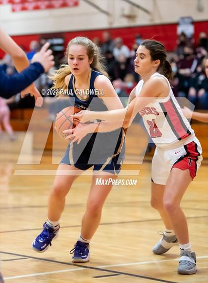 Thumbnail 3 in Tenino vs Seton Catholic (WIAA 1A District Playoff) photogallery.
