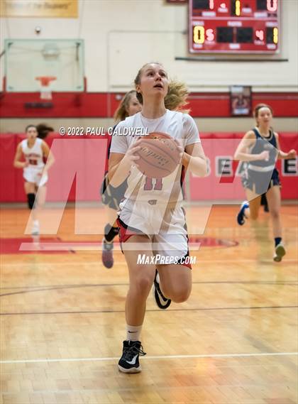 Thumbnail 3 in Tenino vs Seton Catholic (WIAA 1A District Playoff) photogallery.