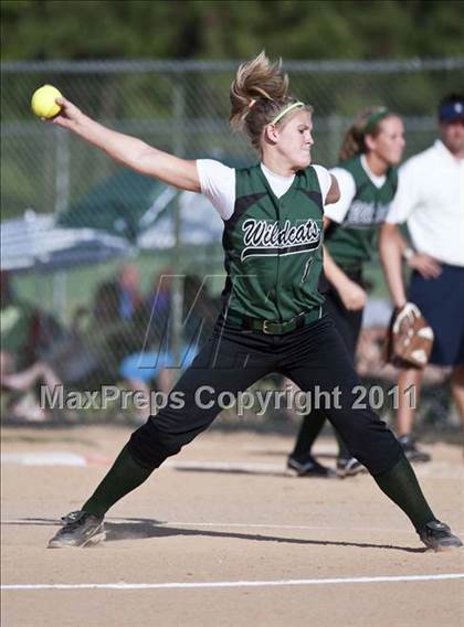 Thumbnail 1 in Swansboro vs. Eastern Randolph (NCHSAA 2A Semifinal) photogallery.