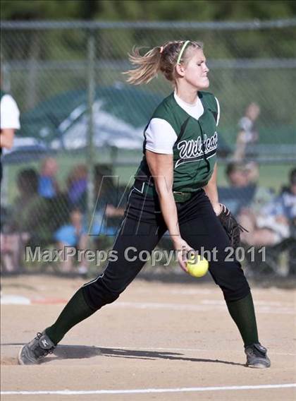 Thumbnail 2 in Swansboro vs. Eastern Randolph (NCHSAA 2A Semifinal) photogallery.