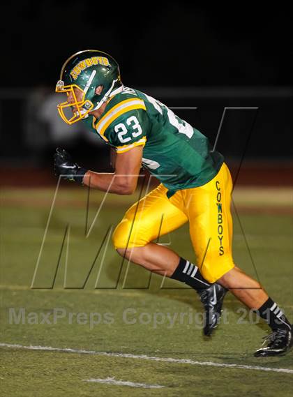 Thumbnail 1 in Saugus @ Canyon photogallery.