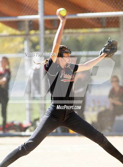 Thumbnail 3 in Ponderosa vs Evergreen (CHSAA 4A Region 6 Playoffs) photogallery.