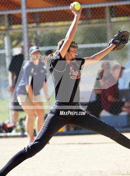 Thumbnail 3 in Ponderosa vs Evergreen (CHSAA 4A Region 6 Playoffs) photogallery.