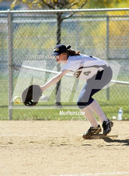 Thumbnail 3 in Ponderosa vs Evergreen (CHSAA 4A Region 6 Playoffs) photogallery.