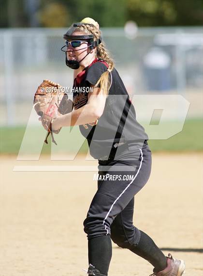 Thumbnail 2 in Ponderosa vs Evergreen (CHSAA 4A Region 6 Playoffs) photogallery.