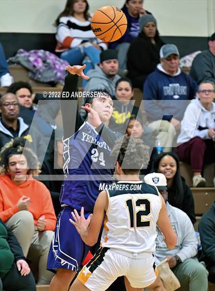 Thumbnail 3 in Mineral County vs. Yerington (Serpent Classic) photogallery.