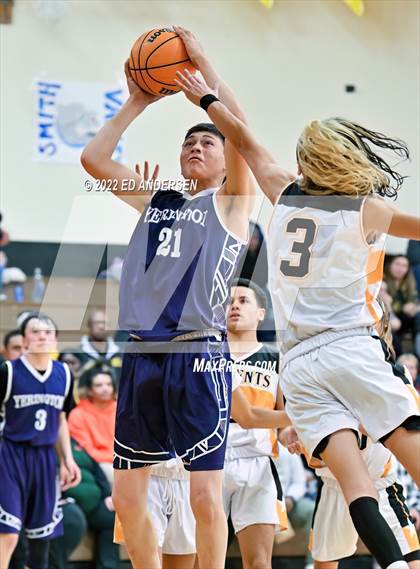 Thumbnail 1 in Mineral County vs. Yerington (Serpent Classic) photogallery.