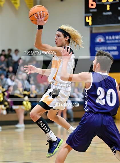 Thumbnail 3 in Mineral County vs. Yerington (Serpent Classic) photogallery.