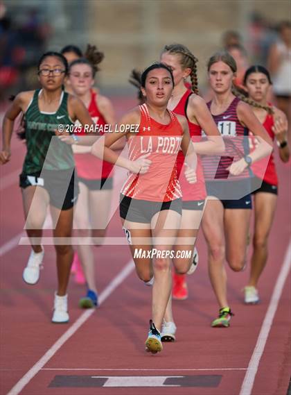 Thumbnail 3 in Panther Relays (1600M) photogallery.