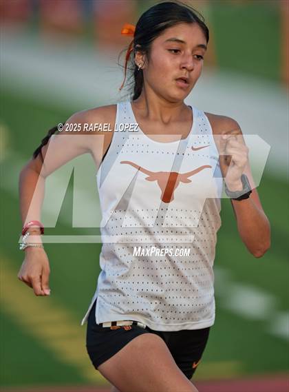 Thumbnail 1 in Panther Relays (1600M) photogallery.