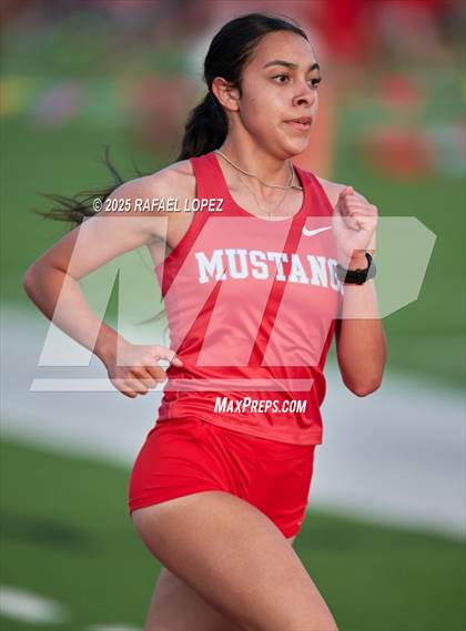 Thumbnail 2 in Panther Relays (1600M) photogallery.