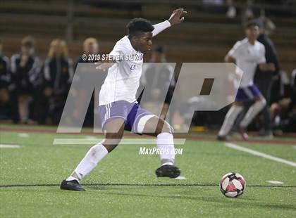 Thumbnail 1 in Cathedral vs. Torrey Pines (CIF SoCal Regional D1 Semifinal) photogallery.