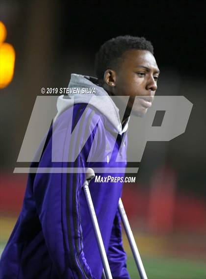 Thumbnail 1 in Cathedral vs. Torrey Pines (CIF SoCal Regional D1 Semifinal) photogallery.