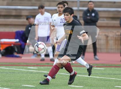 Thumbnail 2 in Cathedral vs. Torrey Pines (CIF SoCal Regional D1 Semifinal) photogallery.