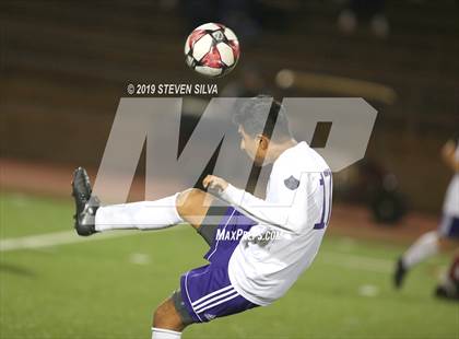 Thumbnail 3 in Cathedral vs. Torrey Pines (CIF SoCal Regional D1 Semifinal) photogallery.