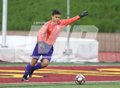 Thumbnail 1 in Cathedral vs. Torrey Pines (CIF SoCal Regional D1 Semifinal) photogallery.