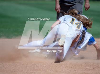 Thumbnail 2 in Mission Bay vs. Central (CIF SDS D3 Final) photogallery.