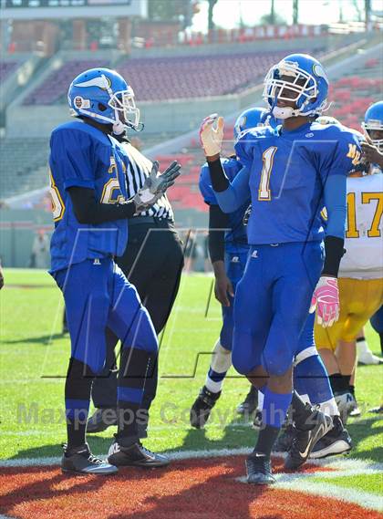 Thumbnail 2 in Murphy vs. Plymouth (NCHSAA 1A Final) photogallery.