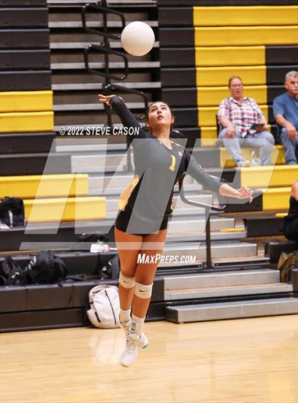 Thumbnail 2 in Del Oro vs St Francis (Del Oro Tournament) photogallery.