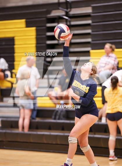 Thumbnail 1 in Del Oro vs St Francis (Del Oro Tournament) photogallery.