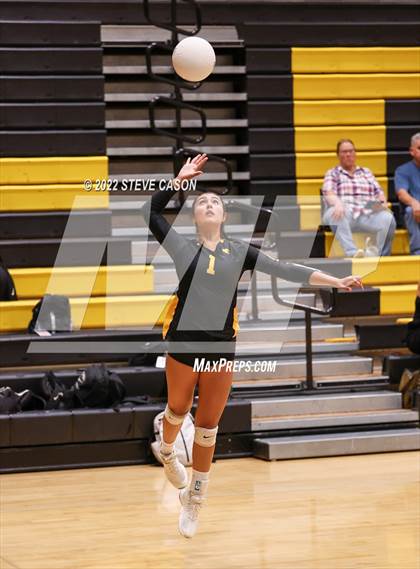 Thumbnail 1 in Del Oro vs St Francis (Del Oro Tournament) photogallery.