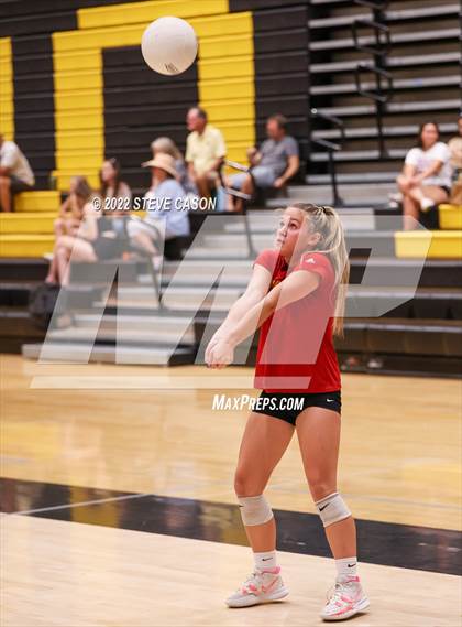 Thumbnail 3 in Del Oro vs St Francis (Del Oro Tournament) photogallery.
