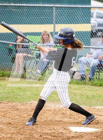 Thumbnail 3 in Middletown vs Kingston (Section 9 Class AA Semifinal) photogallery.