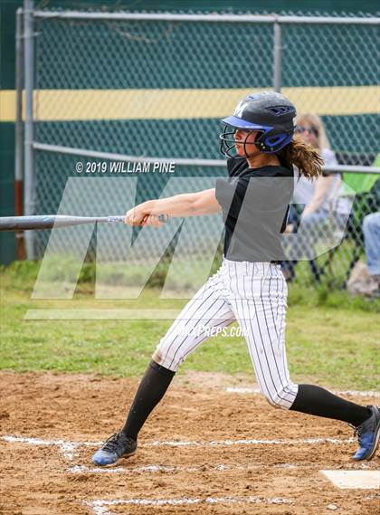 Thumbnail 2 in Middletown vs Kingston (Section 9 Class AA Semifinal) photogallery.