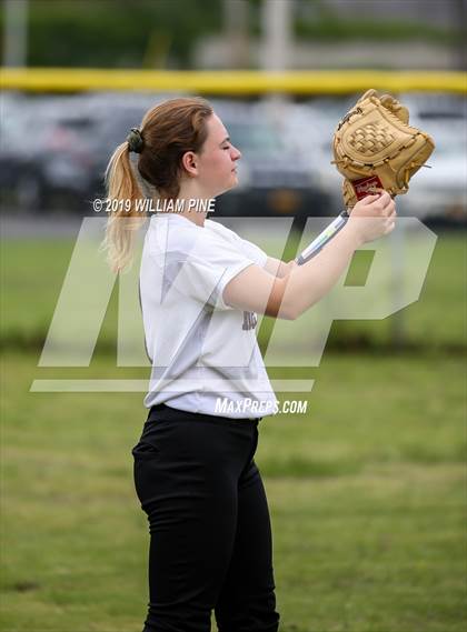 Thumbnail 2 in Middletown vs Kingston (Section 9 Class AA Semifinal) photogallery.