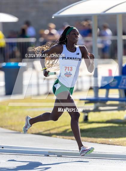 Thumbnail 1 in UF Relays (Saturday - 4 x 800 Meter Heat 2) photogallery.