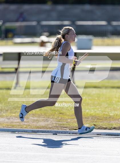 Thumbnail 1 in UF Relays (Saturday - 4 x 800 Meter Heat 2) photogallery.