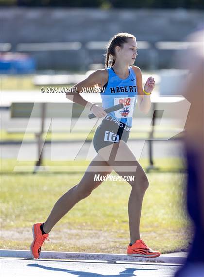 Thumbnail 2 in UF Relays (Saturday - 4 x 800 Meter Heat 2) photogallery.