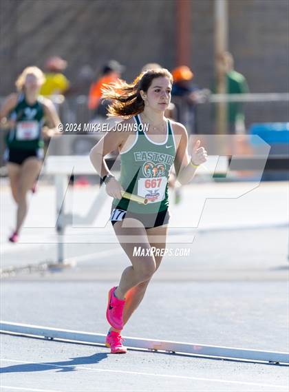Thumbnail 2 in UF Relays (Saturday - 4 x 800 Meter Heat 2) photogallery.