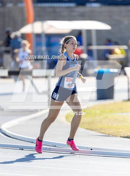 Thumbnail 1 in UF Relays (Saturday - 4 x 800 Meter Heat 2) photogallery.