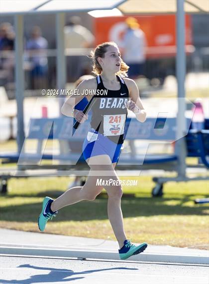 Thumbnail 2 in UF Relays (Saturday - 4 x 800 Meter Heat 2) photogallery.