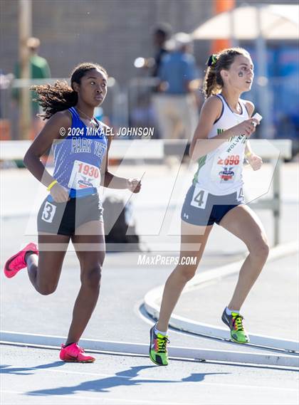 Thumbnail 1 in UF Relays (Saturday - 4 x 800 Meter Heat 2) photogallery.