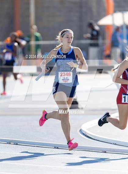Thumbnail 2 in UF Relays (Saturday - 4 x 800 Meter Heat 2) photogallery.