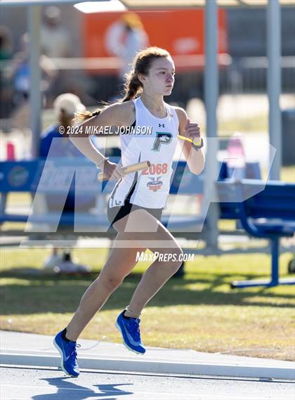 Thumbnail 3 in UF Relays (Saturday - 4 x 800 Meter Heat 2) photogallery.
