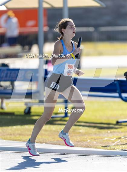 Thumbnail 2 in UF Relays (Saturday - 4 x 800 Meter Heat 2) photogallery.