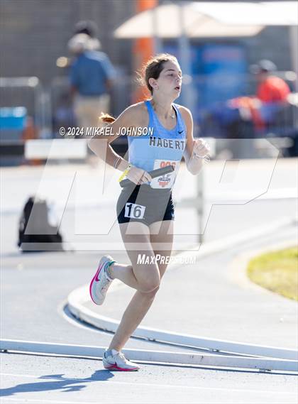 Thumbnail 2 in UF Relays (Saturday - 4 x 800 Meter Heat 2) photogallery.