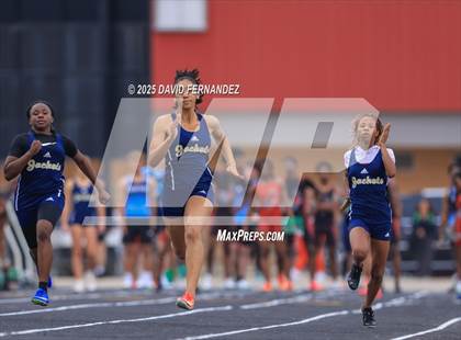Thumbnail 2 in SAC Meet #2 at Hoke County (Girls) photogallery.