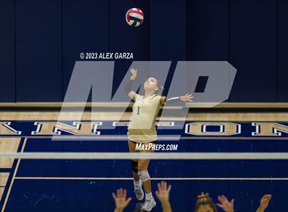 Thumbnail 1 in Southwest vs Edison  (UIL 5A Region 4 Bi-District Playoff) photogallery.