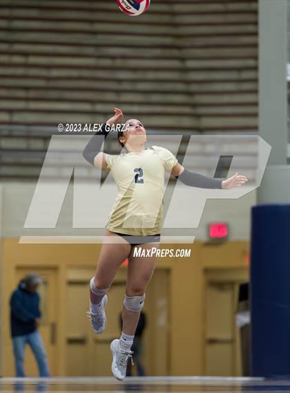 Thumbnail 2 in Southwest vs Edison  (UIL 5A Region 4 Bi-District Playoff) photogallery.