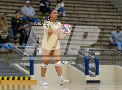 Thumbnail 1 in Southwest vs Edison  (UIL 5A Region 4 Bi-District Playoff) photogallery.