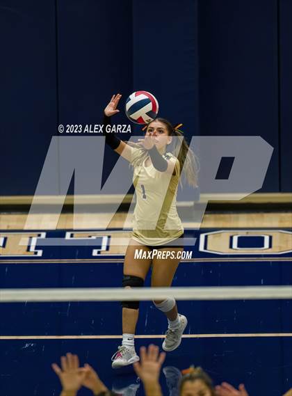 Thumbnail 1 in Southwest vs Edison  (UIL 5A Region 4 Bi-District Playoff) photogallery.
